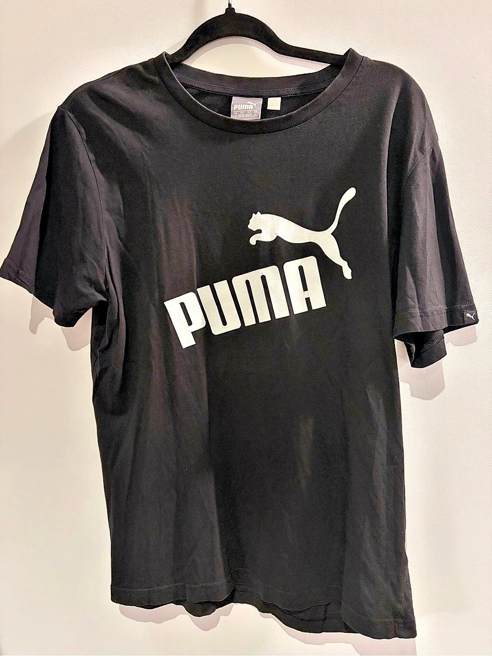 PUMA Essentials Logo Tee Men's Graphic Tee Black & White Medium